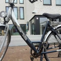 Női kerékpár BNB Grijs blauw, amint azt Fietsdepot Diepenbeek az iLost segítségével jelentette.