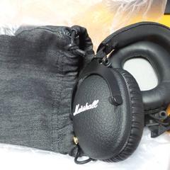 Sluchátka, jak nahlášeno Carlton Beach Hotel pomocí iLost