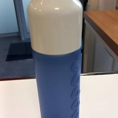 Láhev na pití, jak nahlášeno Arriva Limburg Zuid pomocí iLost