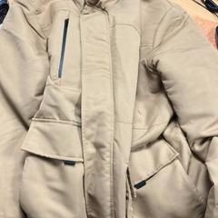 Kurtka, zgłoszono przez Sheraton Brussels Airport Hotel przy użyciu iLost