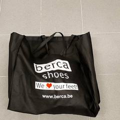 Draagtas Berca zwart, como reportado por Centraal magazijn utilizando o iLost