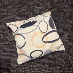 Coussin, a été signalé par Van der Valk Hotel Utrecht utilisant iLost