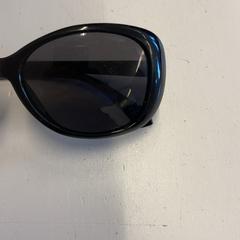 Slnečné okuliare, ako bolo nahlásené Awakenings Upclose pomocou iLost