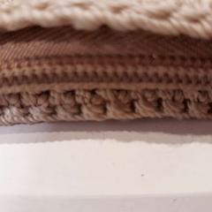 Wallet beige, as reported by TCL using iLost