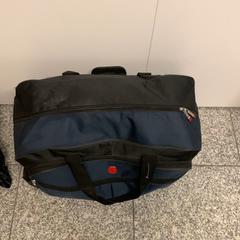 Taška Blauw/zwart, jak nahlášeno Eindhoven Airport pomocí iLost