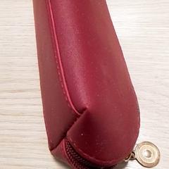 Etui Rood, zgłoszono przez Qbuzz Fryslân przy użyciu iLost