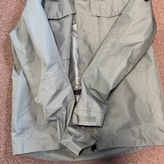 ジャケット がiLostで Burgers' Zoo によって報告されました