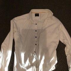 Blusa Wit, ha sido reportado por Van der Valk Hotel Zwolle con iLost