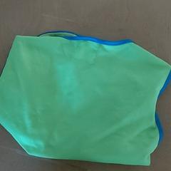 Kleding - Veiligheidsvest geel, a été signalé par Centraal magazijn utilisant iLost