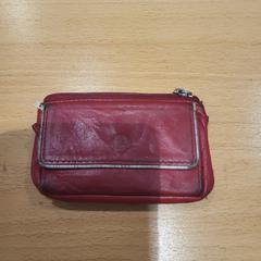 Portemonnee, a été signalé par Gemeente Gooise Meren utilisant iLost