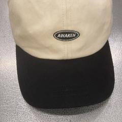 Cappello, come riportato da IKEA Tokyo-Bay utilizzando iLost