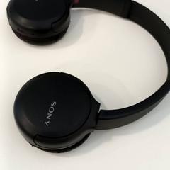 Sluchátka Zwart, jak nahlášeno Arriva Limburg Noord pomocí iLost