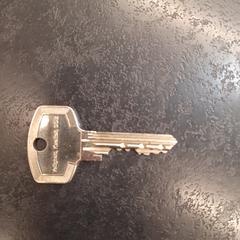 Sleutel, a été signalé par Rotterdam The Hague Airport utilisant iLost