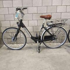 Fiets Giant zwart met zilveren details, zoals gemeld door Gemeente Stekene met iLost