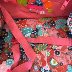 Kindersitz, amint azt Schönbrunn "Group Center" az iLost segítségével jelentette.