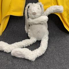 Knuffel konijn, segundo informou IKEA Duiven usando iLost