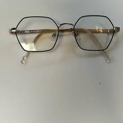 Szemüveg Op sterkte, amint azt Bobbejaanland az iLost segítségével jelentette.