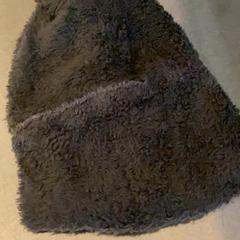 Szalik Gray, zgłoszono przez MEININGER Hotel Leipzig Hauptbahnhof przy użyciu iLost