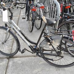 Damesfiets pelikaan, iLost를 사용하여 Stadswerk072에 보고됨