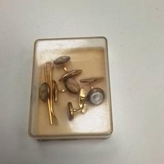 Boutons de manchettes, as reported by ilévia using iLost