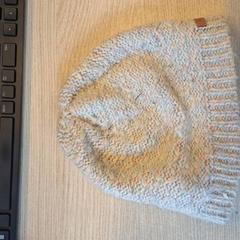 Keps beige, rapporterat av Regio West-Vlaanderen med iLost