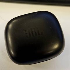 Casque audio, a été signalé par Vrije Universiteit Amsterdam utilisant iLost