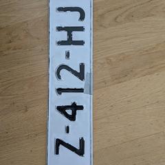 Kentekenplaat Z-412-HJ, segons s'ha informat a iLost