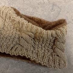 Vestiario - Nekwarmer, come riportato da Regio Oost-Vlaanderen utilizzando iLost