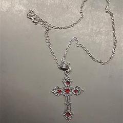 Nyaklánc, amint azt IKEA Brno az iLost segítségével jelentette.