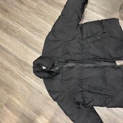 Jaqueta, segons ha informat Amsterdam ID Aparthotel mitjançant iLost