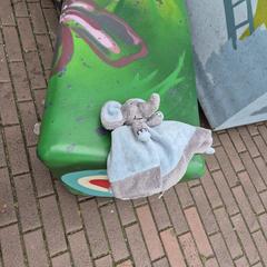 Knuffel, come riportato a iLost