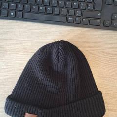 Beanie zwart, zgłoszono przez Regio West-Vlaanderen przy użyciu iLost
