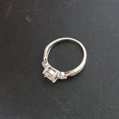 Ring met stenen, iLost'a bildirildiği gibi