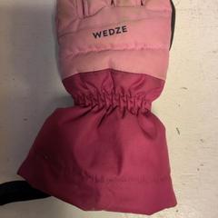 Guantes Roze, ha sido reportado por Artis con iLost