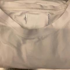 Camicia shitt, come riportato da MEININGER Hotel Leipzig Hauptbahnhof utilizzando iLost