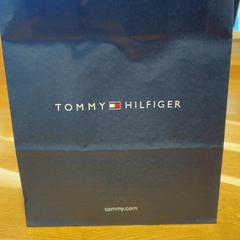 Purchase tommy hilfiger kids Tommy がiLostで Designer Outlet Roermond によって報告されました