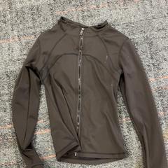 Kurtka, zgłoszono przez Connexxion Amstelland-Meerlanden Schiphol Zuid przy użyciu iLost