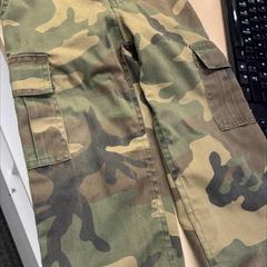 بنطلون، كما تم الإبلاغ عنه بواسطة IKEA Slependen عبر iLost