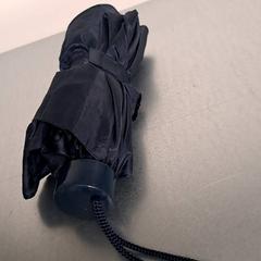 Deštník Mörkblå, jak nahlášeno Keolis Lund pomocí iLost