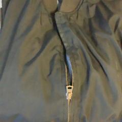 Jacke Zwart, gemeldet von Artis über iLost