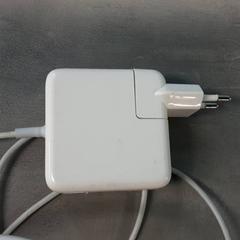 充電器 Wit がiLostで Arriva Friesland / Groningen によって報告されました