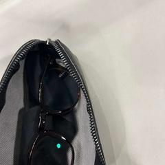 Brillenetui mit brille, gemeldet von TU/e - Receptie MetaForum über iLost