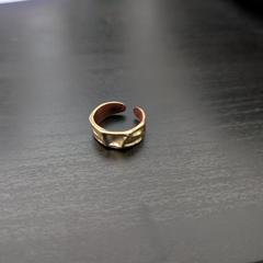 Goudkleurige ring, ha sido reportado a iLost