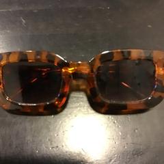 Sluneční brýle, jak nahlášeno U-OV Utrecht pomocí iLost