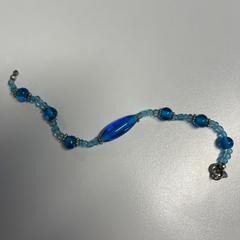 Armbandje, segons ha informat TheaterHangaar mitjançant iLost