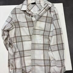 Blúz Maat S, amint azt Avonturenpark Hellendoorn az iLost segítségével jelentette.