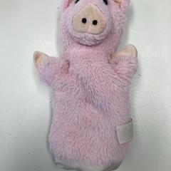 장난감 인형 Pink, iLost를 사용하여 Ramada by Wyndham Amsterdam Airport Schiphol에 보고됨