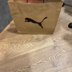 Bossa Puma, segons ha informat Designer Outlet Roosendaal mitjançant iLost