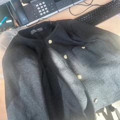 Zwart jasje met goude knopen، كما تم الإبلاغ عنه بواسطة Haven Hotel Rotterdam عبر iLost