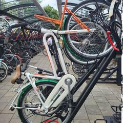 Rower Batavus Wit, Groen en Oranje, zgłoszono przez Gemeente Barneveld przy użyciu iLost
